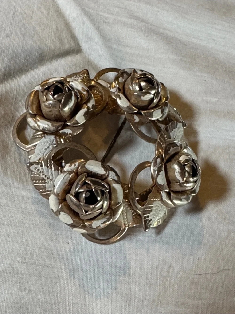 Gold /White Floral Rose Wreath Brooch/Pendant